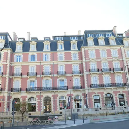 Palais Continental Apartman *